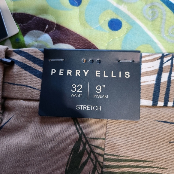 Tropical Palm Print Men's Shorts - Picture 8 of 8